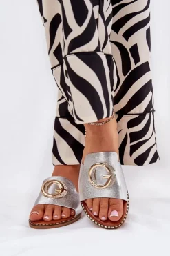 Eko Skórzane Płaskie Klapki Damskie Z Ozdobnym Detalem Srebrne Frelie