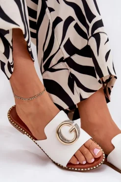 Eko Skórzane Płaskie Klapki Damskie Z Ozdobnym Detalem Białe Frelie