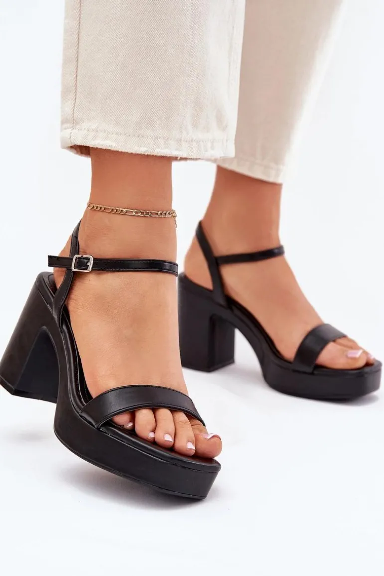 Eko Skórzane Sandały Na Słupku Czarne Lillita