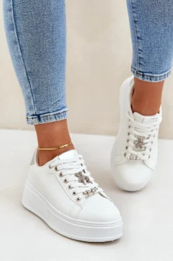 Eko Skórzane Sneakersy Z Przypinkami Biało-Srebrne Enalirae