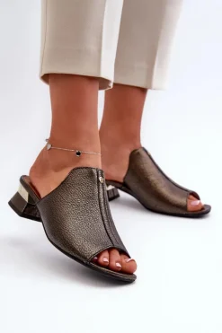 Eleganckie Klapki Damskie Ze Skóry Naturalnej Na Niskim Obcasie Maciejka 06360-20 Grafitowe