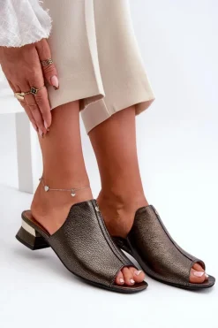 Eleganckie Klapki Damskie Ze Skóry Naturalnej Na Niskim Obcasie Maciejka 06360-20 Grafitowe