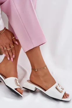 Eleganckie Klapki Damskie Na Klocku Ze Złotym Detalem Vinceza 62229 Białe