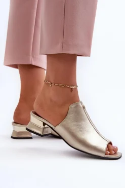 Eleganckie Klapki Damskie Ze Skóry Naturalnej Na Niskim Obcasie Maciejka 06360-25 Złote