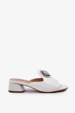 Eleganckie Klapki Damskie Na Niskim Obcasie Z Ozdobą Białe Feledis