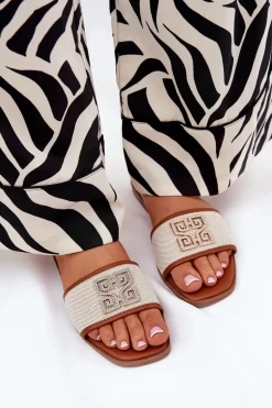 Eleganckie Klapki Damskie Z Ozdobą Na Płaskim Obcasie Camel Lovehia