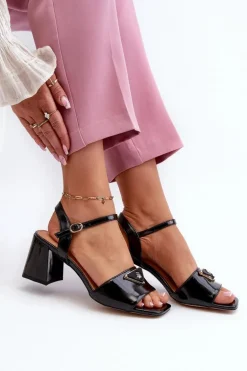 Eleganckie Lakierowane Sandały Na Słupku Czarne D&A MR38-660