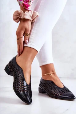 Eleganckie Lakierowane Skórzane Półbuty Ażurowe Czarne Ismena