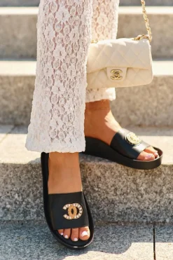 Eleganckie Lekkie Klapki Damskie Z Ozdobą Skóra Naturalna S.Barski KV27-013 Czarne