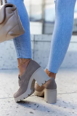 Eleganckie Półbuty Na Słupku Ze Srebrną Ozdobą Beżowe Harmell