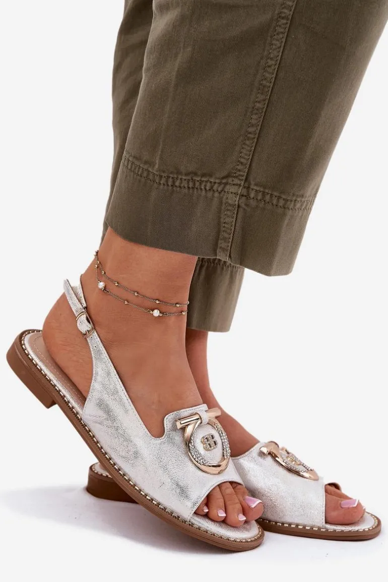 Eleganckie Sandały Z Ozdobą Na Płaskim Obcasie S.Barski KV51-003 Srebrne