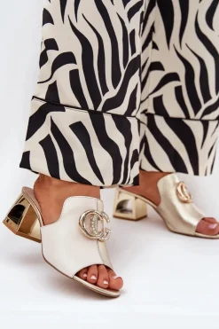 Eleganckie Skórzane Klapki Na Obcasie Laura Messi 2875 Beżowo-Złote