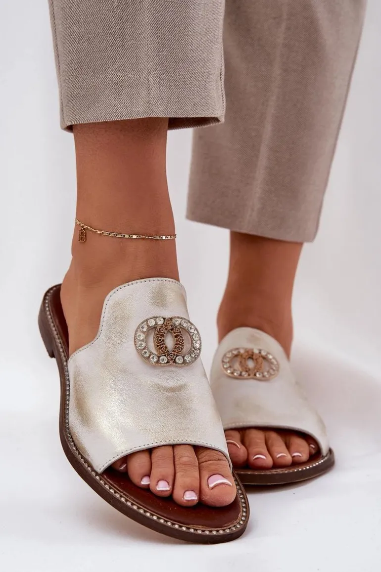 Eleganckie Skórzane Klapki Damskie Z Ozdobą Zazoo 3008 Złoty Przecierany