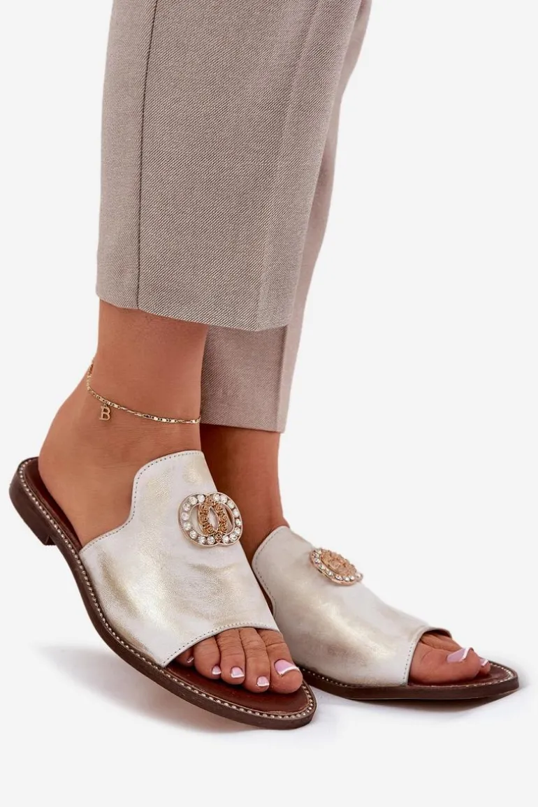 Eleganckie Skórzane Klapki Damskie Z Ozdobą Zazoo 3008 Złoty Przecierany