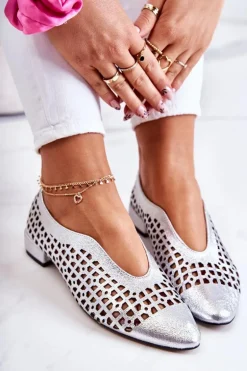 Eleganckie Skórzane Półbuty Ażurowe Srebrne Ismena