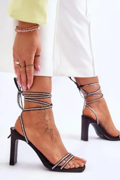 Eleganckie Wiązane Sandały Z Dżetami Czarne Nessy