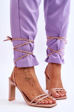 Eleganckie Wiązane Sandały Z Dżetami Nude Nessy