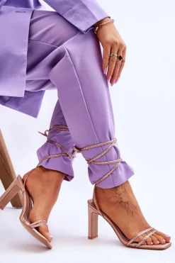 Eleganckie Wiązane Sandały Z Dżetami Nude Nessy