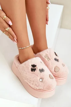 Futrzane Kapcie Damskie Na Grubej Podeszwie Z Przypinkami Różowe Zintoria