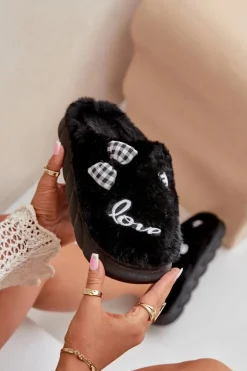 Futrzane Kapcie Damskie Z Naszywkami I Kokardką Czarne Linnorelia