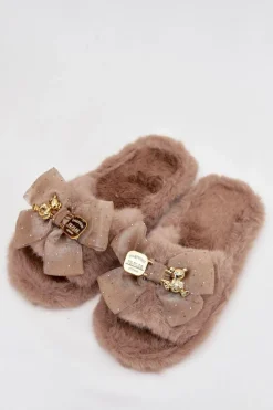 Futrzane Kapcie Damskie Z Kokardą I Złotą Ozdobą Ciemnobeżowe Nolara