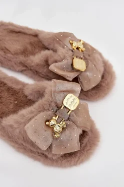 Futrzane Kapcie Damskie Z Kokardą I Złotą Ozdobą Ciemnobeżowe Nolara