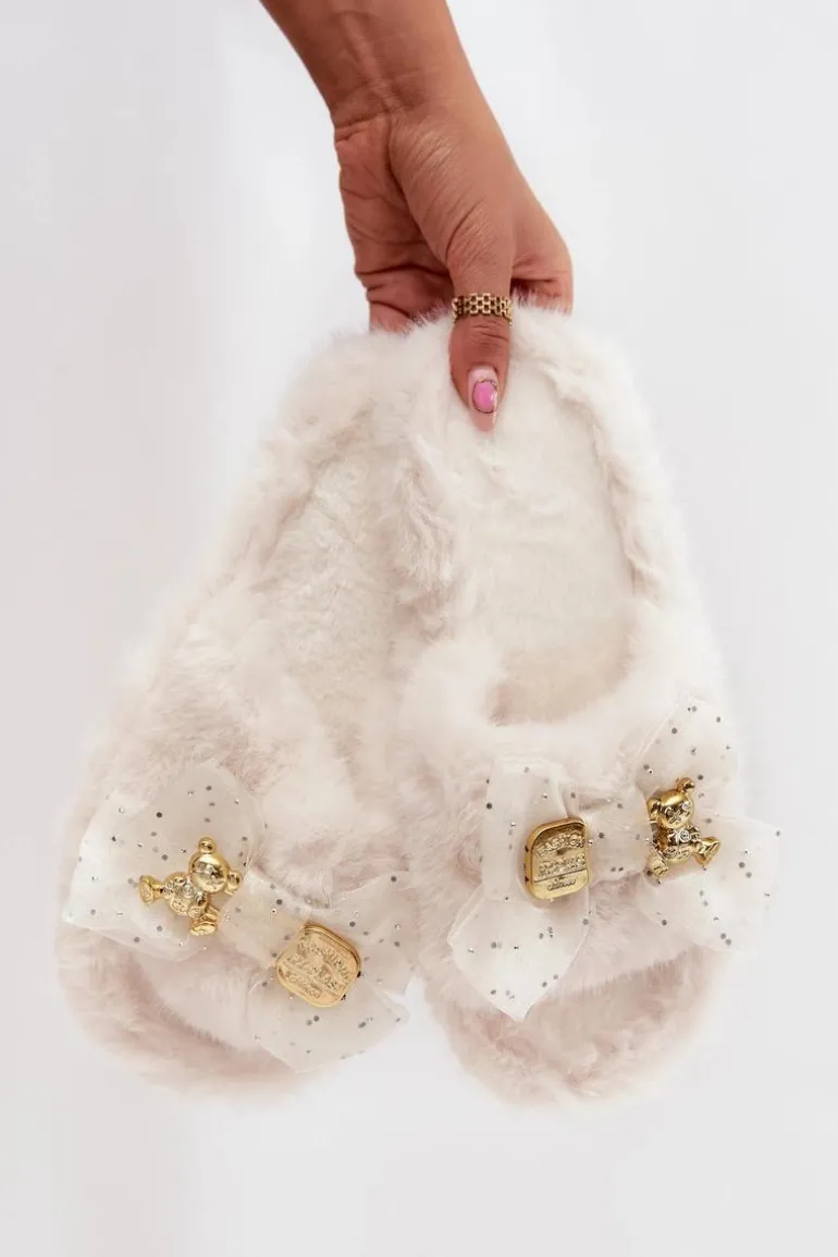 Futrzane Kapcie Damskie Z Kokardą I Złotą Ozdobą Jasnobeżowe Nolara