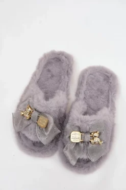 Futrzane Kapcie Damskie Z Kokardą I Złotą Ozdobą Szare Nolara
