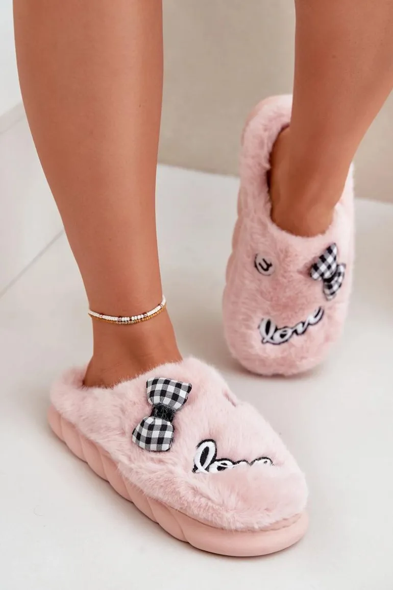 Futrzane Kapcie Damskie Z Naszywkami I Kokardką Różowe Linnorelia