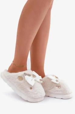 Futrzane Kapcie Z Kokardką I Przypinkami Białe Annalira