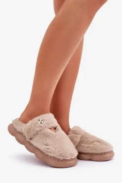 Futrzane Kapcie Z Małą Broszką Ciemnobeżowe Primaria