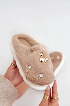 Futrzane Kapcie Z Przypinkami Ciemnobeżowe Ivelfedi