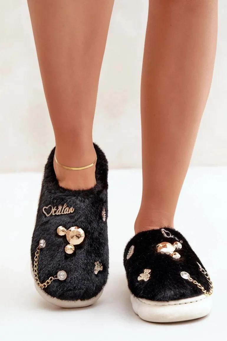 Futrzane Kapcie Z Przypinkami Czarne Ivelfedi