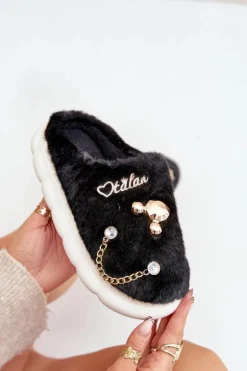 Futrzane Kapcie Z Przypinkami Czarne Ivelfedi