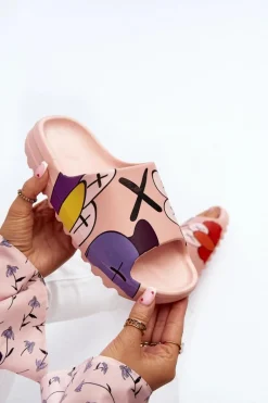 Gumowe Klapki Z Nadrukiem Różowe Monsters