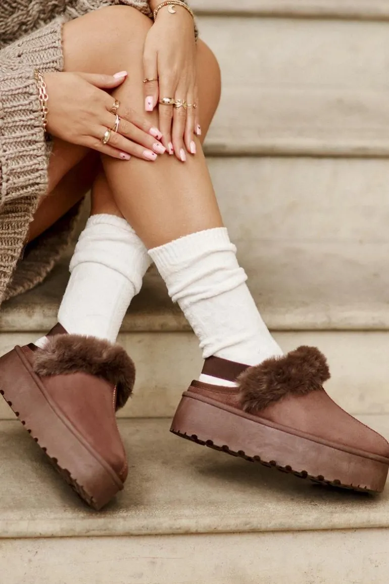 Kapcie Damskie Na Platformie Z Futerkiem Brązowe Linaris