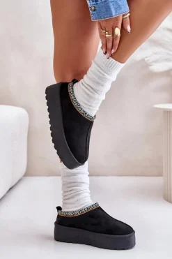 Kapcie Damskie Na Platformie Z Haftem Czarne Neroma