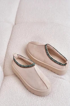 Kapcie Damskie Na Platformie Z Haftem Jasnobeżowe Neroma