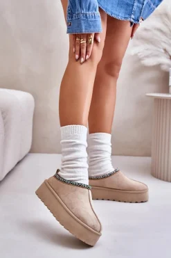 Kapcie Damskie Na Platformie Z Haftem Beżowe Neroma