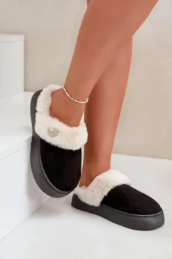 Kapcie Damskie Z Futerkiem I Ozdobnym Sercem Czarne Otielo