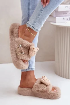 Kapcie Futrzane Damskie Z Misiem I Ozdobnymi Elementami Beżowe Innalise