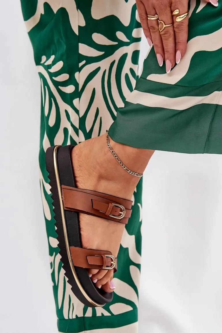 Klapki Damskie Gładkie Na Platformie Z Paskami I Klamrami Camel Ziferte