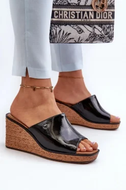 Klapki Damskie Lakierowane Na Koturnie Sergio Leone KL213 Czarne