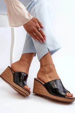 Klapki Damskie Lakierowane Na Koturnie Sergio Leone KL213 Czarne