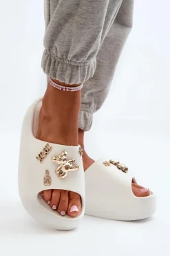 Klapki Damskie Lekkie Piankowe Z Ozdobami Białe Orchia