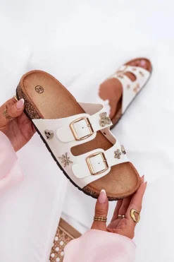 Klapki Damskie Na Korkowej Podeszwie Z Klamrami I Przypinkami Białe Efadelis