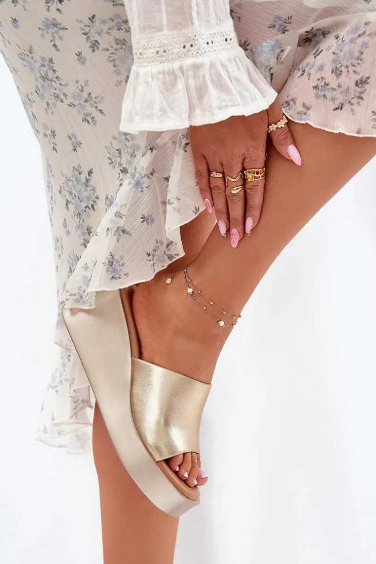 Klapki Damskie Na Koturnie Eko Skórzane Złote Obenae