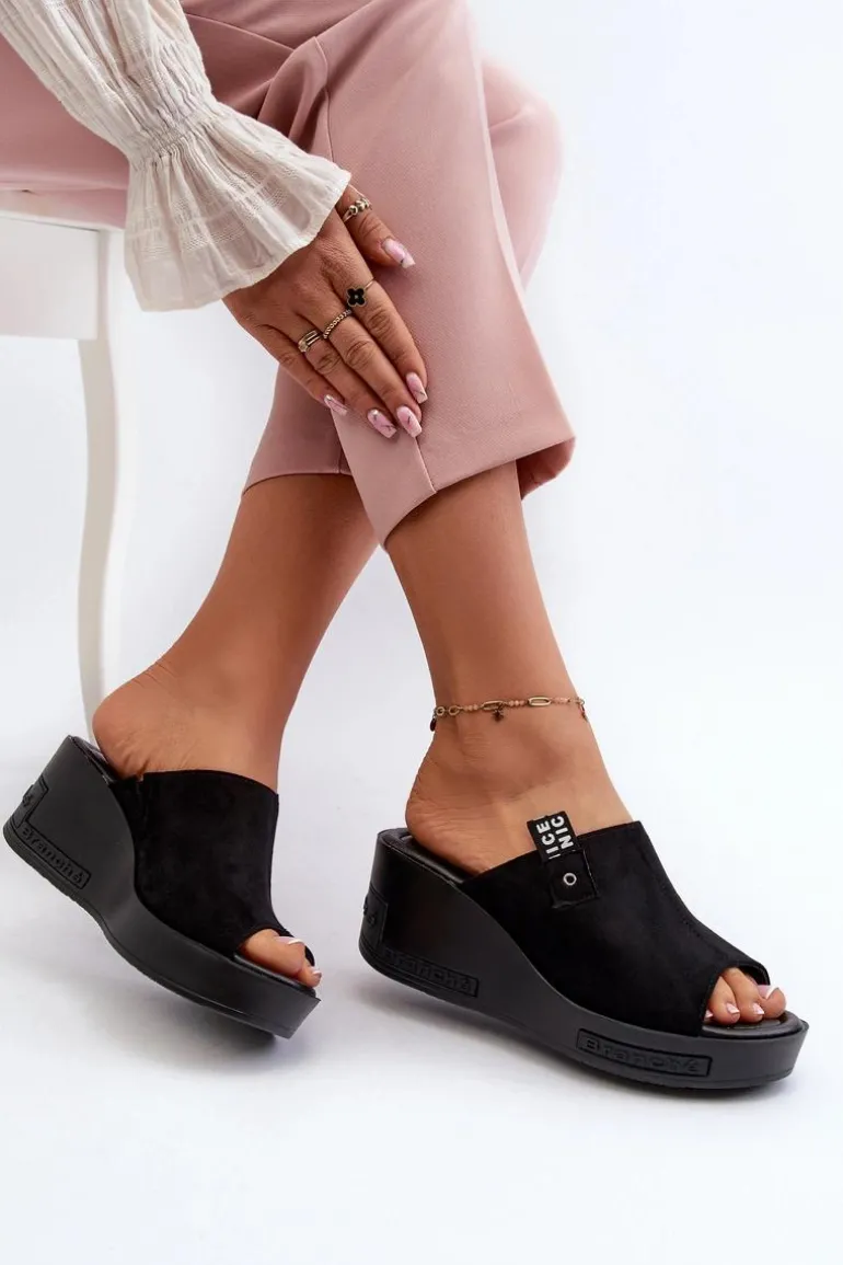 Klapki Damskie Na Koturnie Czarne Vleni