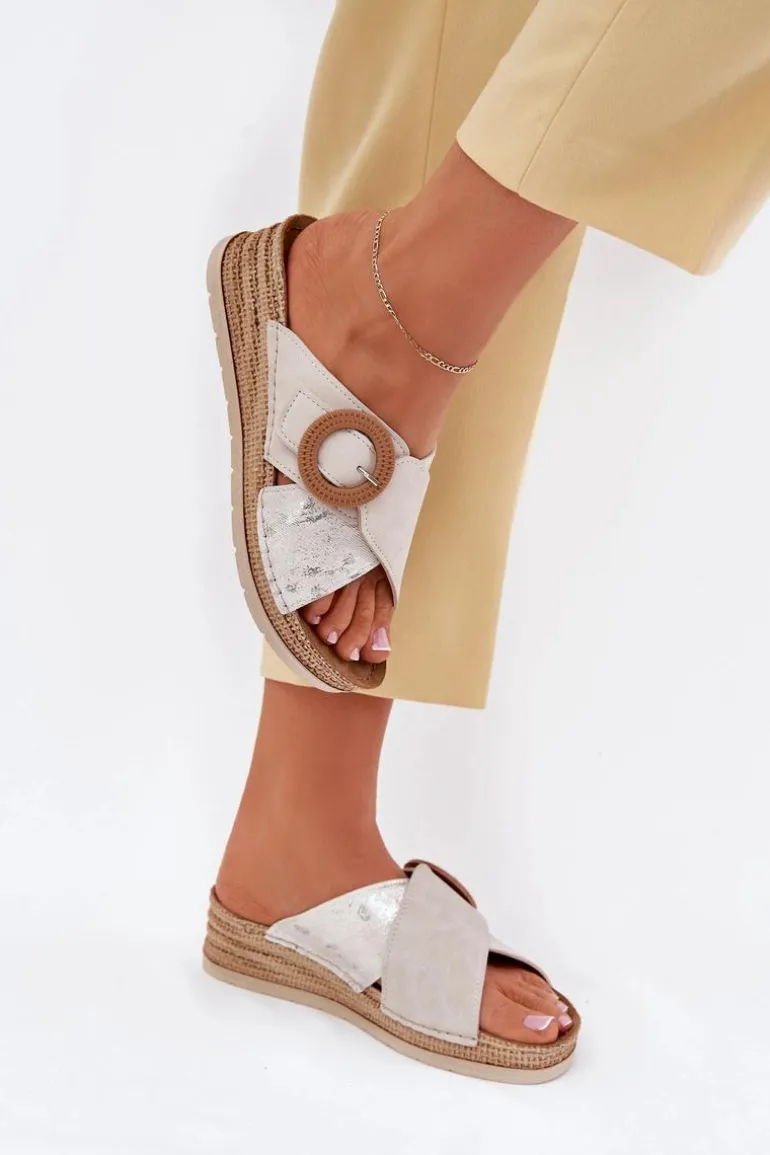 Klapki Damskie Na Koturnie Z Ozdobną Klamrą Inblu RV000012 Jasnobeżowe