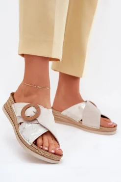 Klapki Damskie Na Koturnie Z Ozdobną Klamrą Inblu RV000012 Jasnobeżowe